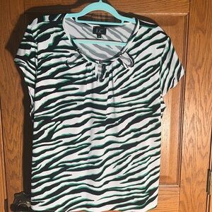 NWT knit easy care top